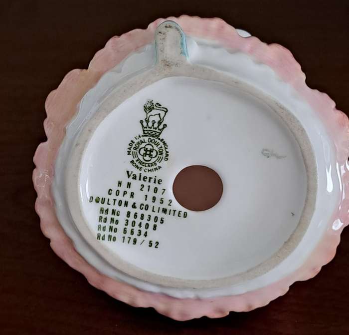 Royal Doulton 'Valerie' HN2107