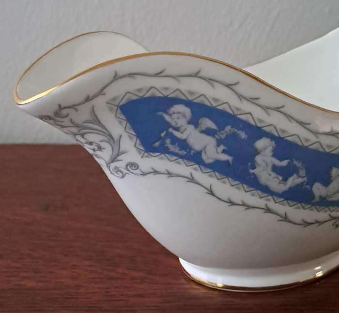 Coalport 'Revelry' Gravy Boat on Stand