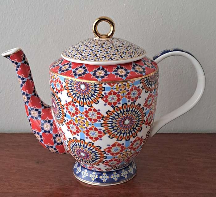 Maxwell Williams Large Teapot Isfara