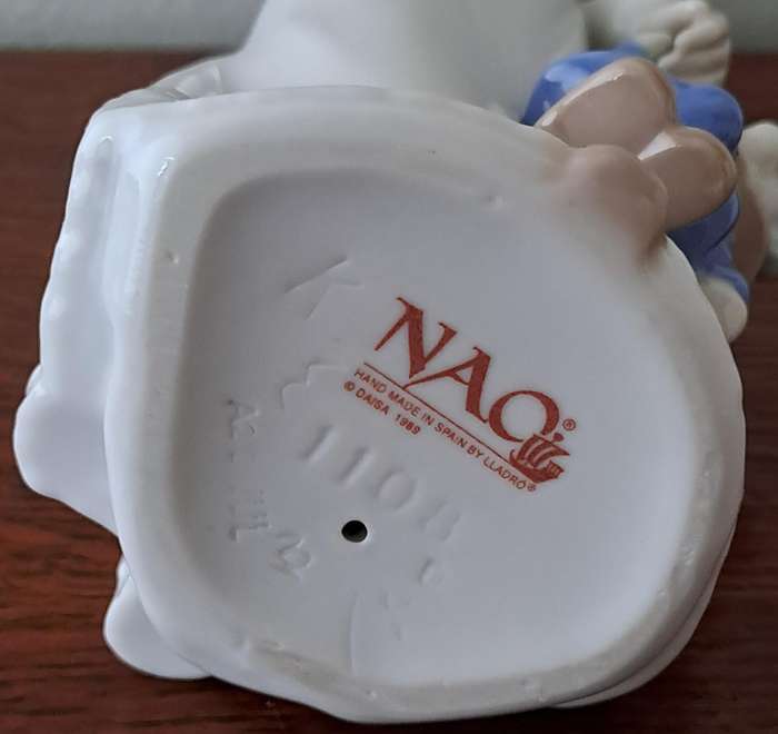 NAO by Lladro Bedtime
