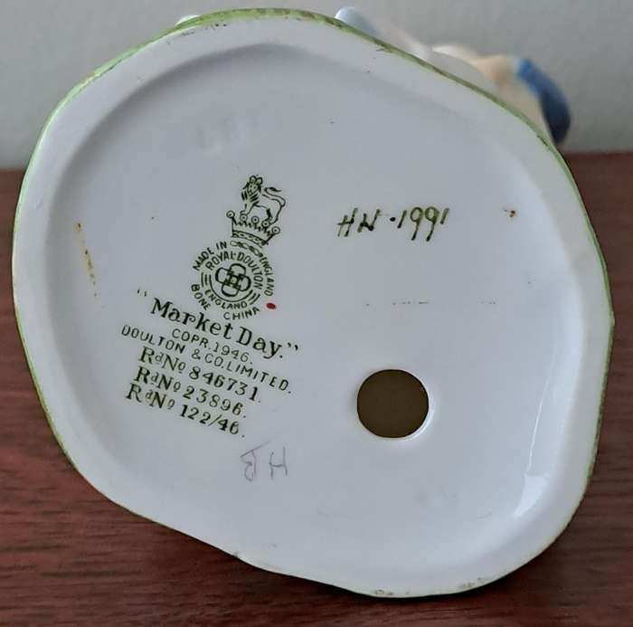 Royal Doulton 'Market Day' HN1991