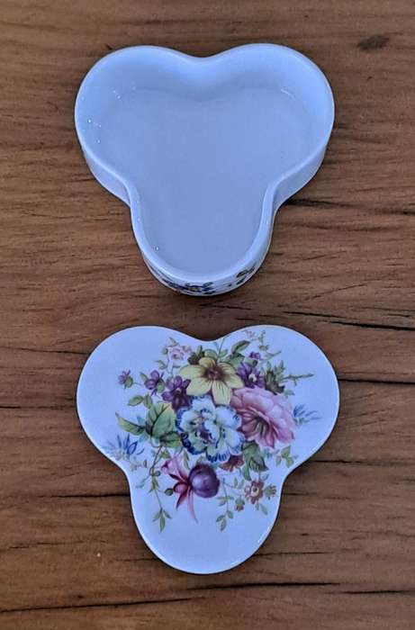 Hammersley Clover Leaf Shape Trinket Box
