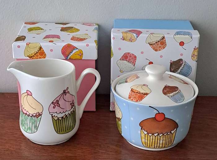 Cup Cakes Milk Jug and Sugar Bowl