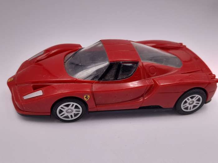 Enzo Ferrari scale 1:38 Shell V-Power