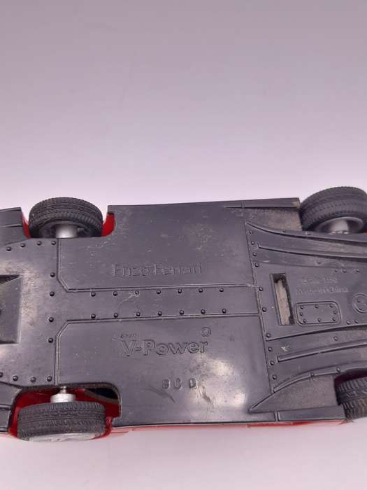 Enzo Ferrari scale 1:38 Shell V-Power