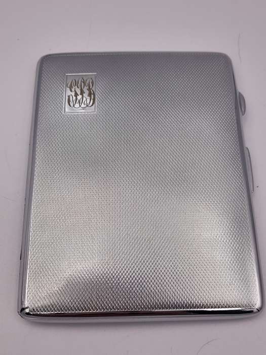 Vintage Chronium plated Aristo cat case Made in England