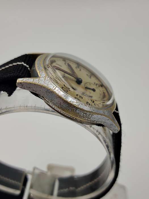 Moeris WW2 issued ATP 33mm ex crown