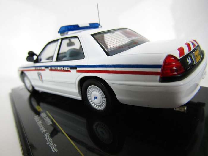 FORD CROWN VICTORIA MONTPELIER POLICE -Police cars of the world - RARE & DETAILED