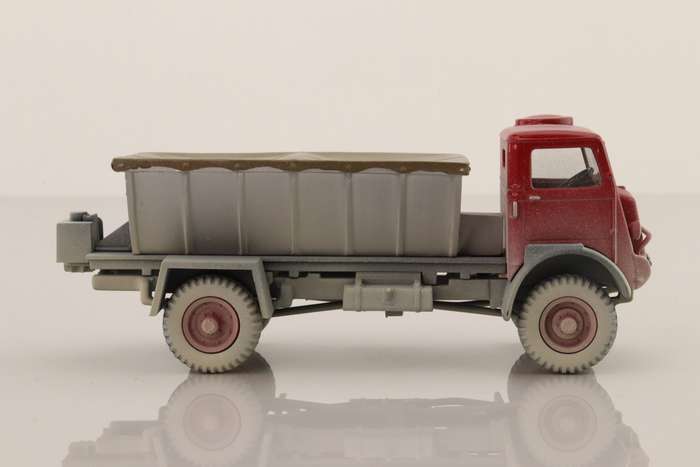 Corgi CC60307, Bedford QLD Truck, Civilian Lime Spreader, BRS
