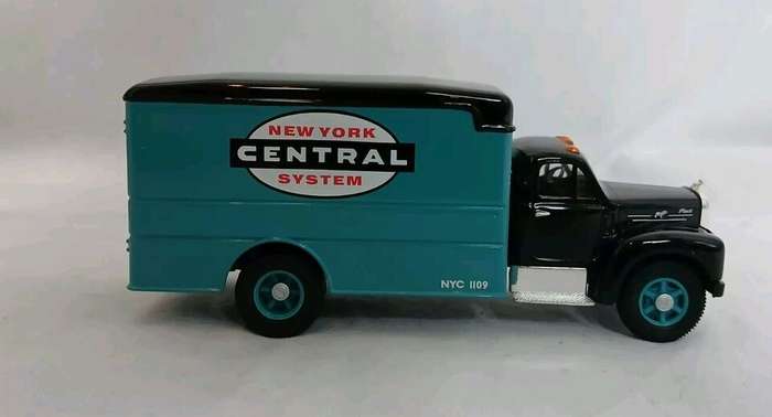 New York Central System, Mack B series Van