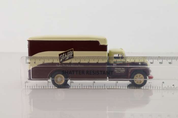 Schlitz Beer Diamond T620, Box Van, (US Road Transport)