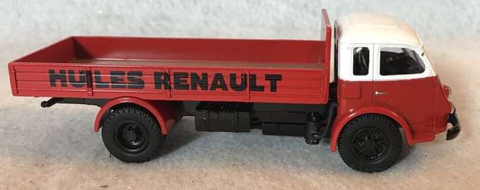 RENAULT FAINEANT TRANSPORT DE FUTS HUILES