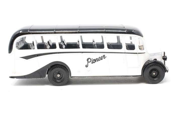 2 x Jersey Bedford OB coaches `Island Transport` set