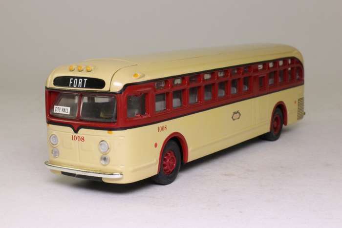 GM Old Look Bus, TD4506: Detroit DSR, Fort, City Hall