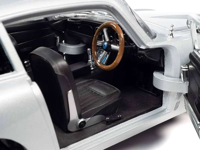Aston Martin DB5 No Time to Die