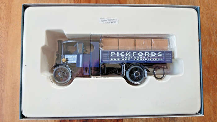 Foden Dropside Wagon with Crates Pickfords