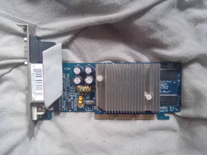 Nvidia geforce FX5200 128mb ddr tv dvi