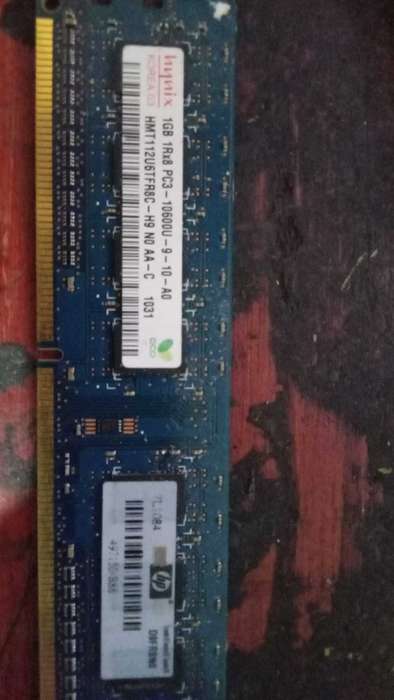 Assorted computer RAM modules