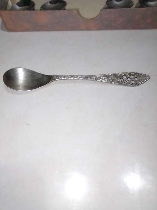 Elwezetta Dutch chrome plate 15 Spoons boxed. Gorgeous Dutch chrome plated teaspoons.