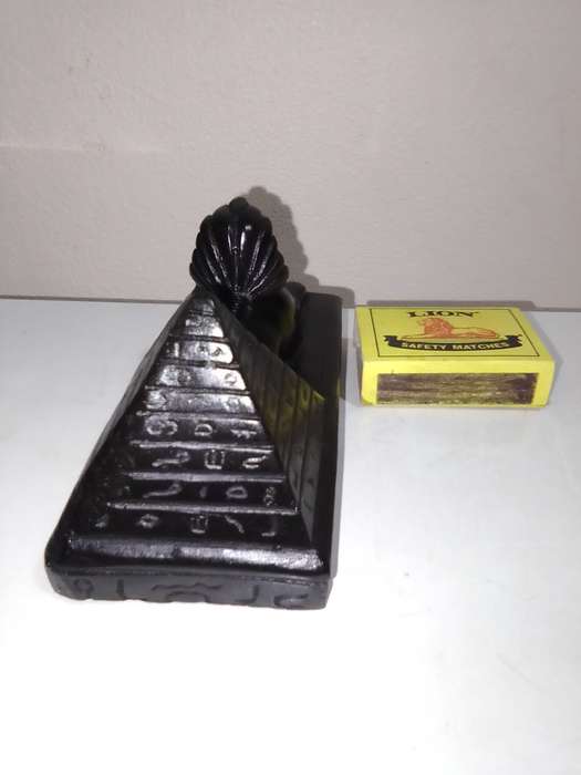 Handmade Sphinx Statue souvenir a copy of Coffin/Tomb Bust/ of TUT king. Egyptian Mythology.