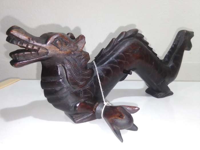 Buddha and Dragon statue's. Meditation Buddha Statue for Home Vastu.Chinese Carved Serpentine Dragon