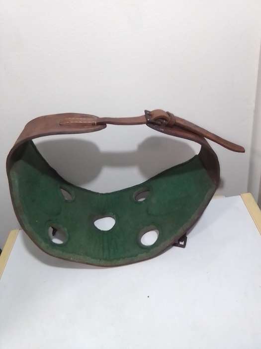 HARNESS or FIGHTING BELT for Big Game Fishing. Usage: Leather kidney belt with side anchors.