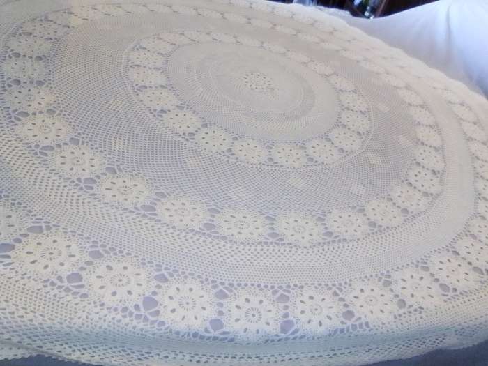 WoW. A Hand Crocheted Round Tablecloth Size: 150cm Wide in Excellent condition.