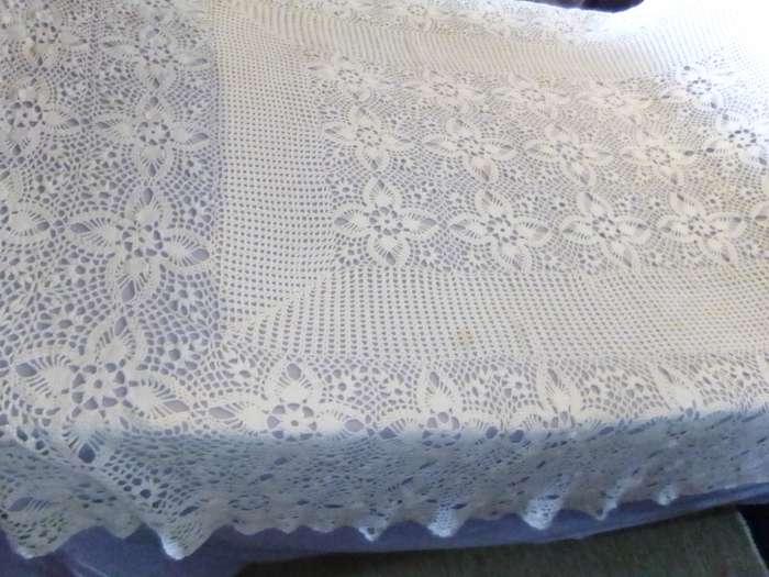 A extra large Hand Crocheted rectangular Tablecloth/Bedspread @ 2.3mx1.85m in Excellent condition.
