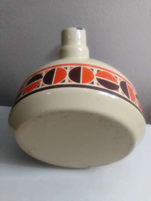 Fancy stove top whistling Kettle cream enamel with patons.