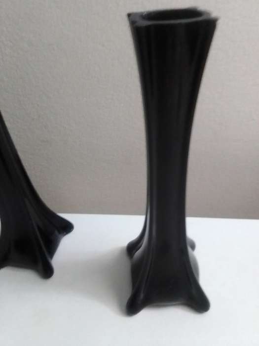 A Vintage pair of Eifel tower vase's 8inch high (20cm), decorative vase's bright black.