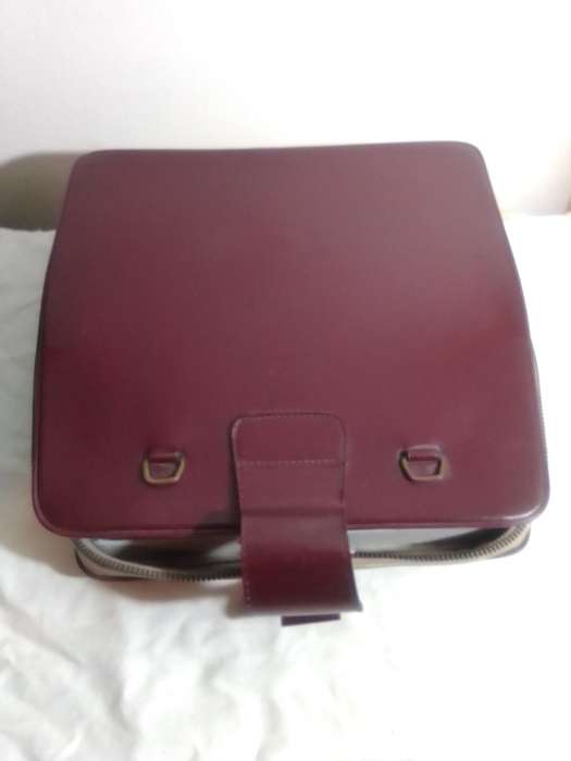 Vintage 1964 Underwood 310 Manuel Typewriter in Cary case with a receipt of repair & manual.