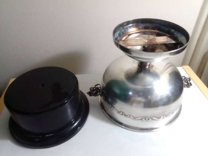 A EM-ESS Vintage Trophy, The "Forte' Floating Trophy"