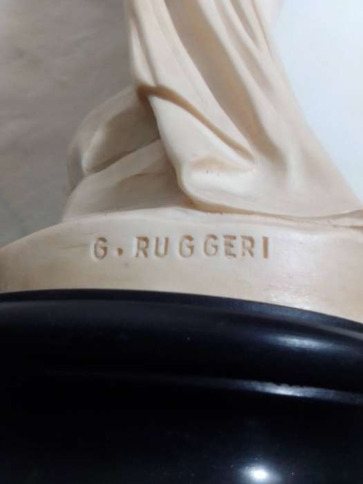 Old vintage G. RUGGERI. Bathing Lady statue on plinth 375mmTall. Vintage from the 1970s