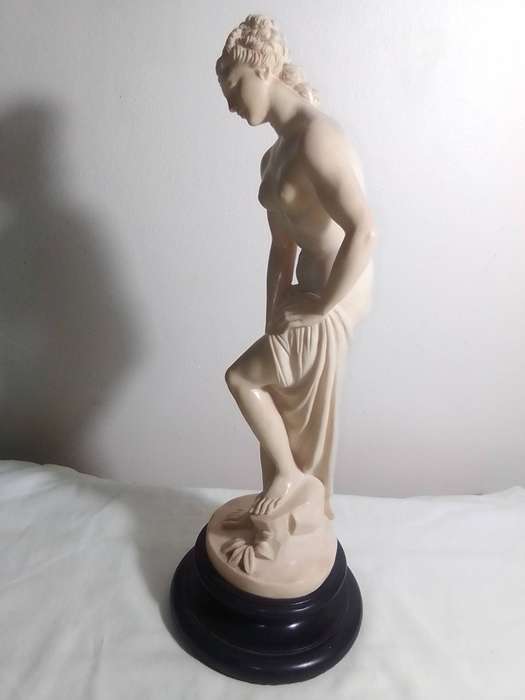Old vintage G. RUGGERI. Bathing Lady statue on plinth 375mmTall. Vintage from the 1970s