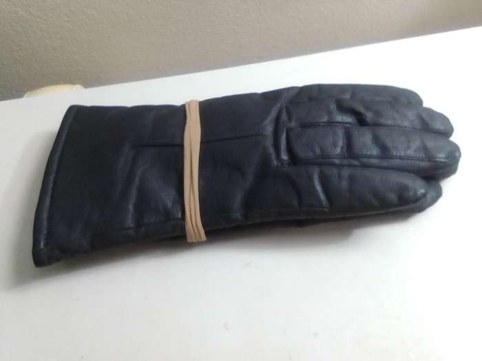 Vintage Ladies Black Genuine Cowhide Leather Gloves / Short Driving Gloves - 1960's Gloves. Korea.