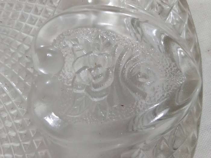 Wow! 1970s x 2 vintage Indonesia FNS glass lidded bowls for the condiments on the dressing table.