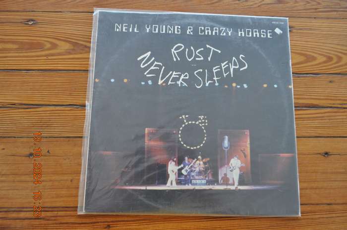 Neil Young & Crazy Horse - Rust Never Sleeps (Vinyl LP)