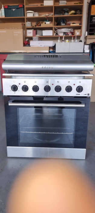 Kelvenator 600mm Oven hob and extractor