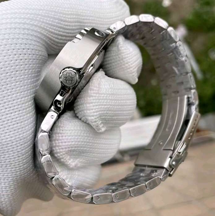 Steeldive 300m Marine Engineer Tuna tin Automatic 24 Jewels