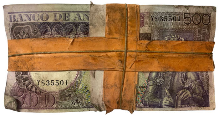 500-Note brick of 1973 Angola 500 Escudos with official "Banco De Angola" Red wax seal