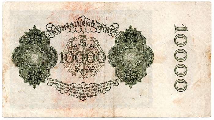 1922 German Berlin Reichsbanknote 10 000 Mark Pick#72, folds and corner foxing