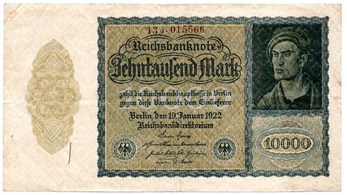 1922 German Berlin Reichsbanknote 10 000 Mark Pick#72, folds and corner foxing