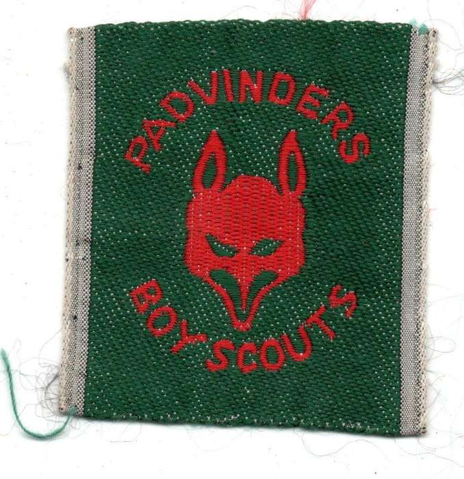 Vintage South African Boy Scouts, Wolf Cubs "Padvinders" cloth Badge 39mm x 42mm