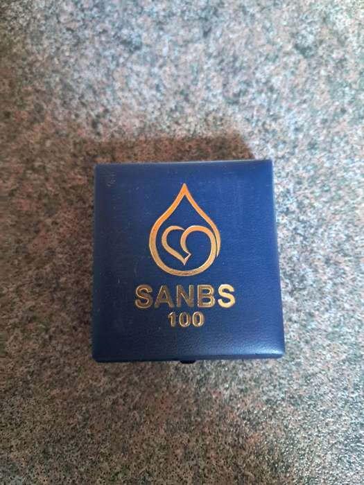 Blood donation Medal James Blundell and a pin