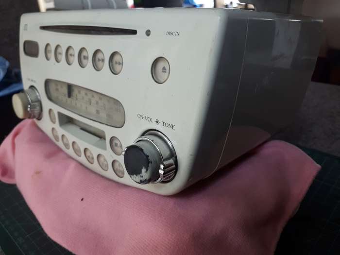 Clasic car radio Nissan Figaro
