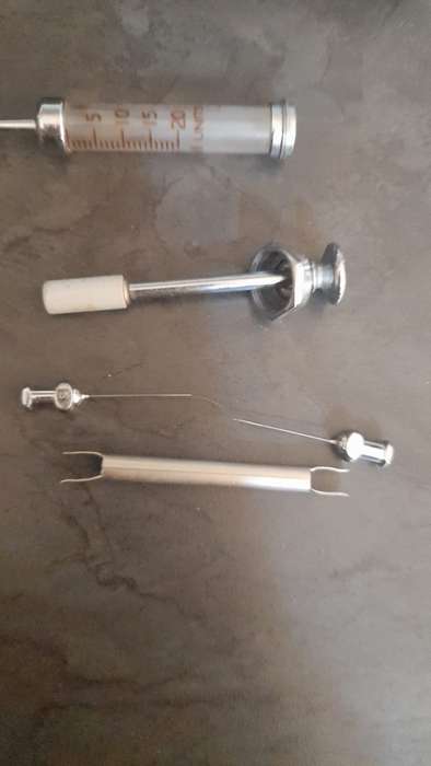 glass and steel syringe set 2ml with needles in sterilising box