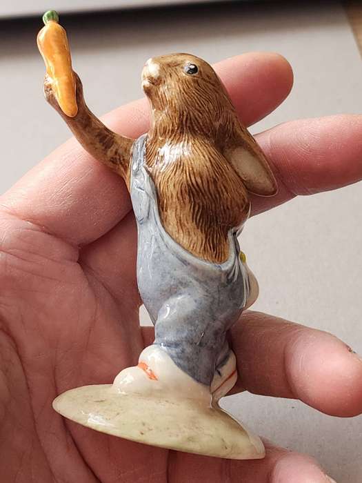Royal Doulton BUNNYKINS - "MOTHER's DAY" DB 1`55- Magnificent, Gorgeous perfect Figurine!