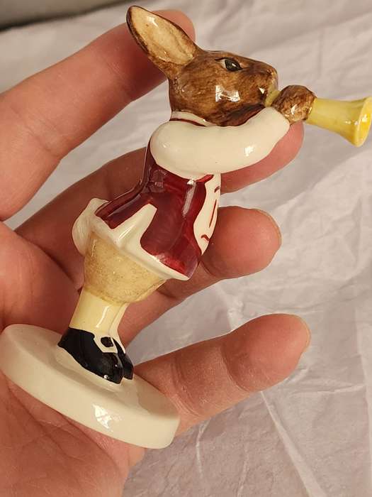 BUNNYKINS - Royal Doulton "HARRY the HERALD" DB 49- Magnificent, SCARCE, Gorgeous perfect Figurine!
