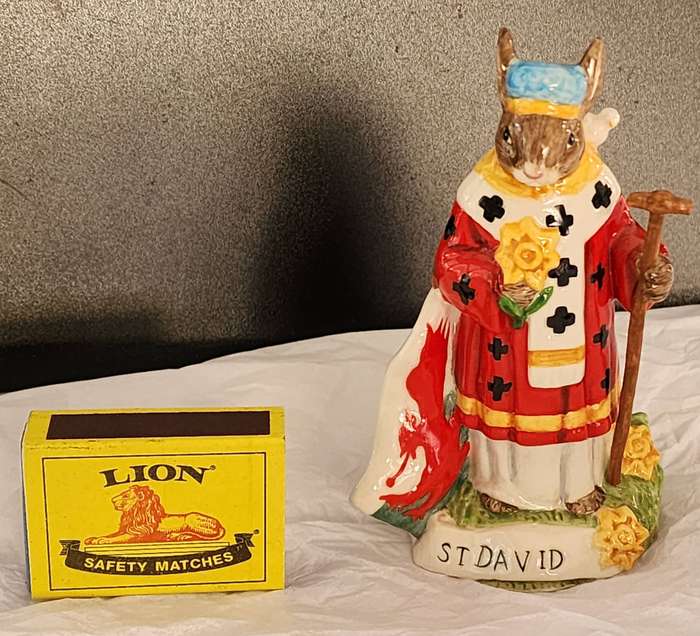 Royal Doulton BUNNYKINS -"ST DAVID" DB 400- Magnificent, VERY SCARCE, LTD -Gorgeous perfect Figurine