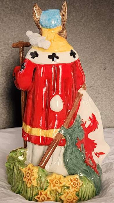 Royal Doulton BUNNYKINS -"ST DAVID" DB 400- Magnificent, VERY SCARCE, LTD -Gorgeous perfect Figurine